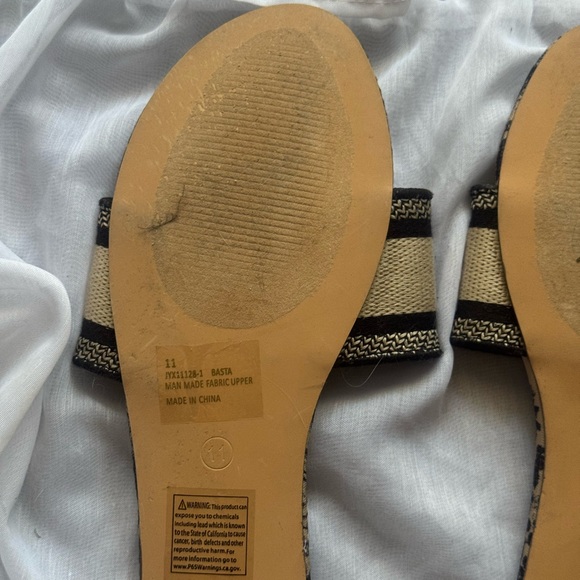 Fashion Nova Katalia Floral Printed Flat Sandals - Picture 7 of 12